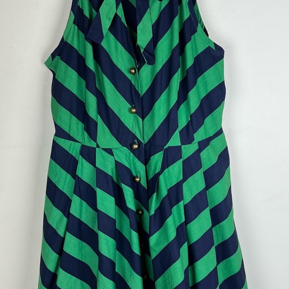 Girls From Savoy Anthropologie | Retro Fit & Flare Emerald Ripple Midi Dress | 6 - Picture 8 of 13